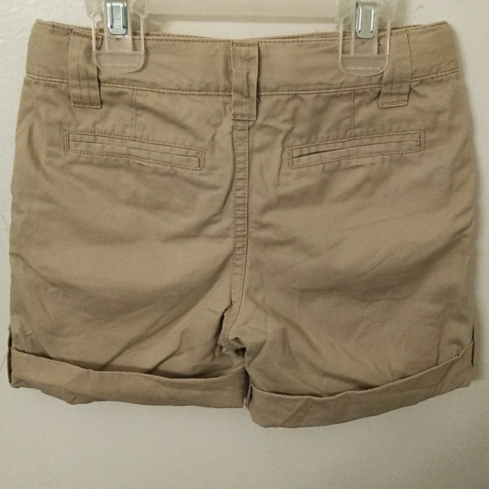 Girl Short - Picture 2 of 5